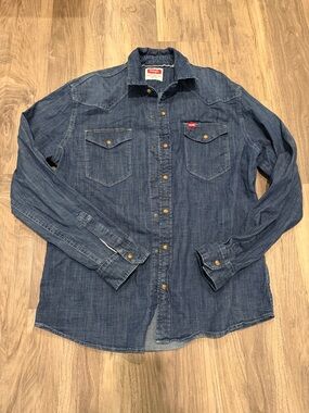 👕 Wrangler Western Denim Snap Front Shirt Medium Cowboy Ranchwear